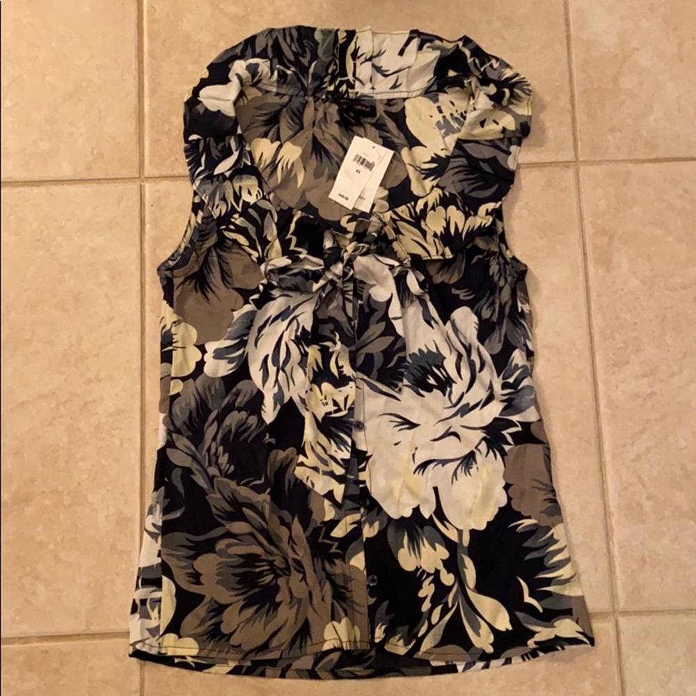 Sleeveless floral top